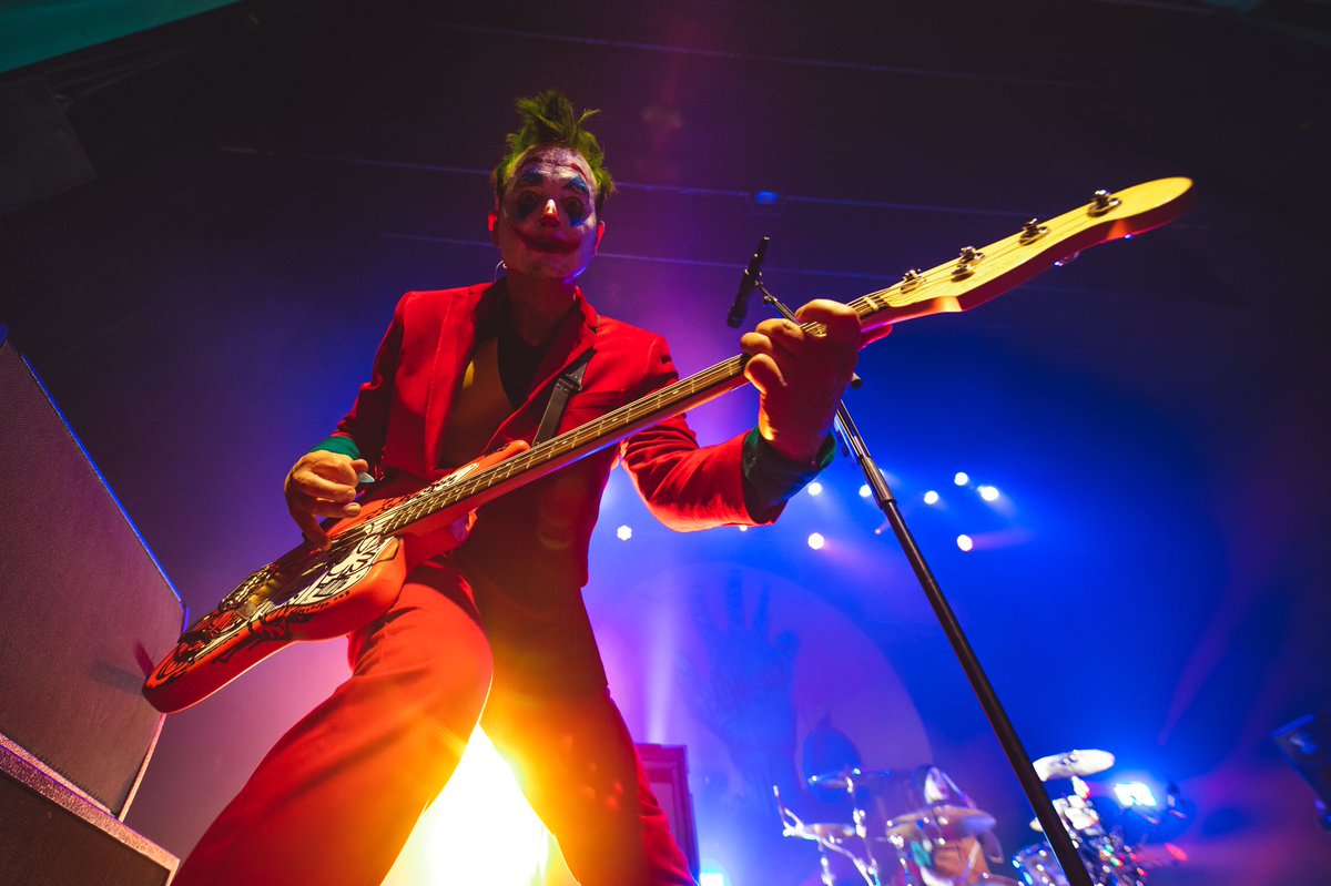 blink-182 tweet media