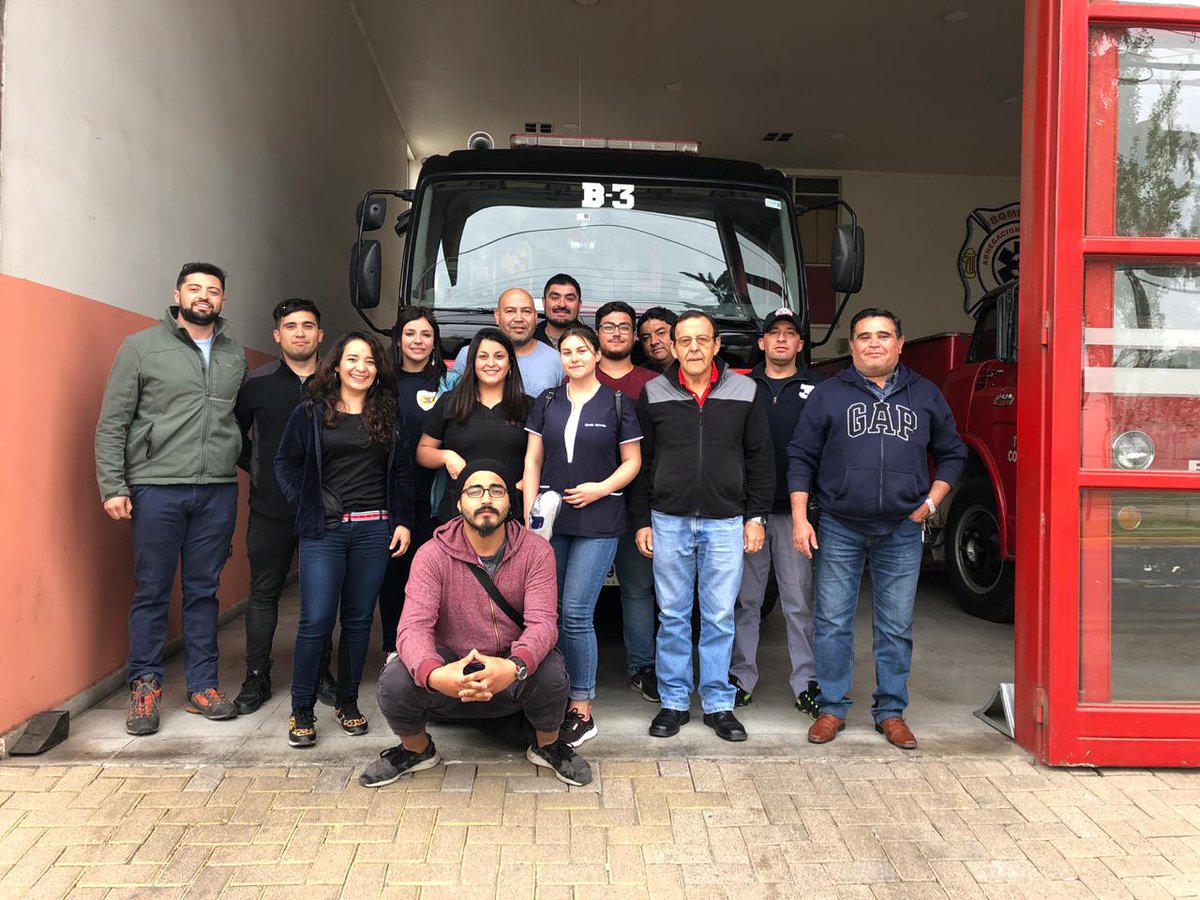 TerceraRancagua's tweet photo. Durante la tarde de hoy, un grupo de masajistas, realizaron masajes de forma gratuita para los bomberos de nuestra unidad, esto en virtud del arduo trabajo durante la semana recién pasada y al cansancio de los bomberos debido a las distintas emergias atendias en la ciudad.
#SYGP https://t.co/6g6VE45b11