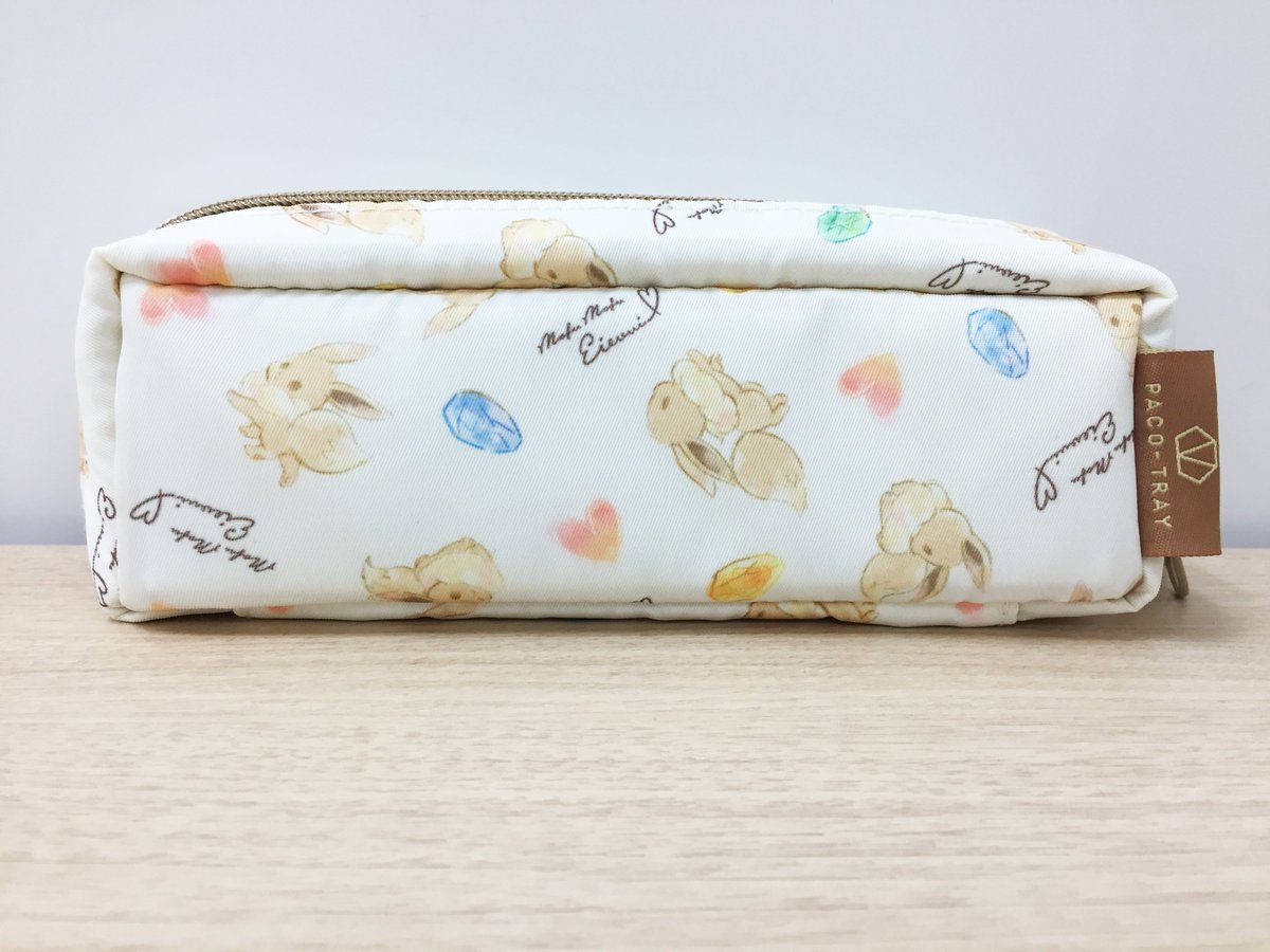 公式 プロジェクトイーブイ 続 カミオジャパンから発売中の Mofu Mofu Eievuiシリーズ に マグネットの力で大きく開くトレー式の パコトレーペンケース が仲間入り 見た目のスマートさからは想像できないくらい たくさんの文房具を収納すること 公式 プロジェクトイーブイ 続 カミオジャパンから発売中の Mofu Mofu Eievuiシリーズ に マグネットの力で大きく開くトレー式の パコトレーペンケース が仲間入り 見た目のスマートさからは想像できないくらい たくさんの文房具を収納すること