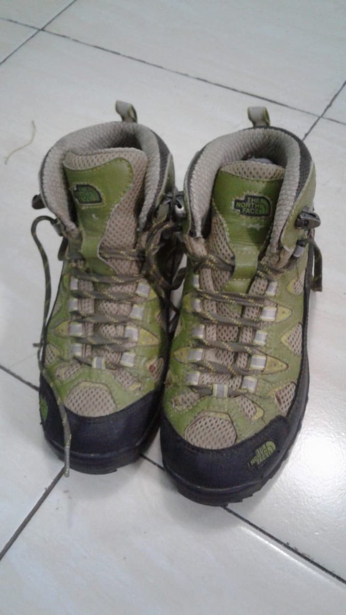 Bowo_LFC's tweet photo. Di jual second size 28 cw.  TNF in cina..  250rb. Net 
087873796414 wa.  Posisi cibinong.  #sepatubekas #sepatuoutdoor #outdoor #pendaki #gunung #adventure #pendakigunung #infogunung https://t.co/mhP2d6i3Du