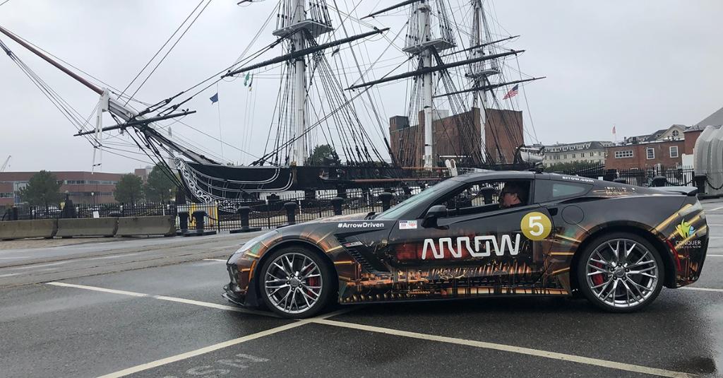 全身癱瘓的前賽車手Sam Schmidt與艾睿電子旗下全球元器件數據信息公司SiliconExpert團隊在美國波士頓的賽道及當地名勝自由之路（Freedom Trail）向一眾學生展示了半自動駕駛車（Semi-autonomous Motorcar）技術。