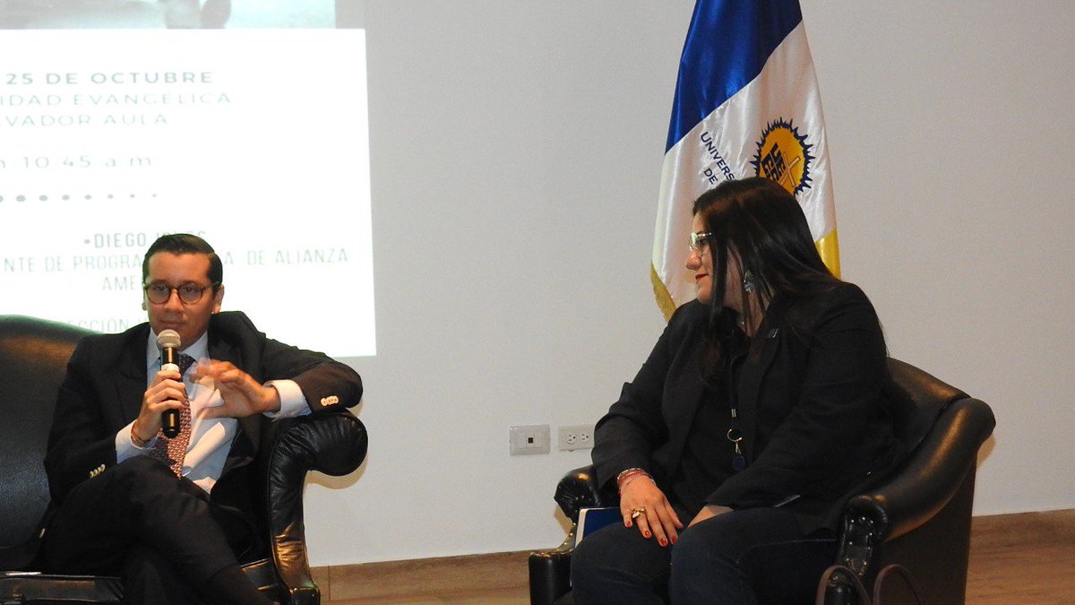 amigraciones's tweet photo. @piponoyola, Secretario Ejecutivo de la Alianza Salvadoreña por las Migraciones participó en el foro Migración Forzada y Movilidad Humana, organizado por la Asociación de Estudiantes de Relaciones y Negocios Internacionales de la Universidad Evangélica de El Salvador. https://t.co/0dJcNes86y