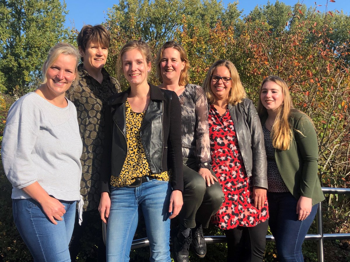 Het is de Dag van de Ergotherapie en dat laten we niet onopgemerkt voorbijgaan. Wij zetten ons fantastische team ergotherapeuten in het zonnetje. Zij helpen onze cliënten met het terugkrijgen van hun zelfstandigheid. Lees hier het uitgebreide verhaal: zorggroep-onl.nl/over-ons/ervar…