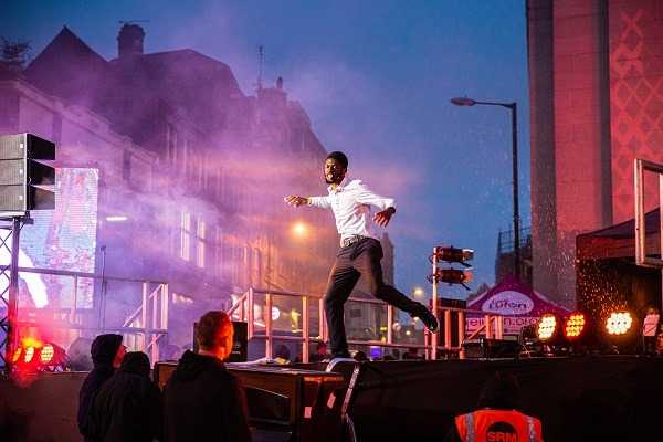 LBCArts_Culture's tweet image. #PeoplePowerPassion was iconic for Luton as it was made truly by, with &amp;amp; for Lutonians. It was all about working with over 400 participants &amp;amp; 4000 audiences to explore the 1919 Peace Riots through 6 events. Here are our iconic moments in celebration of #NationalLottery25