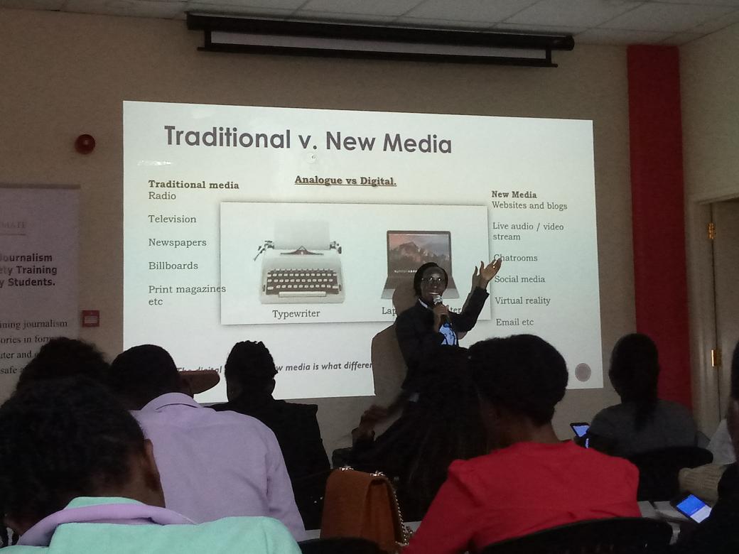 New media vs Traditional media
@americancentre 
@ultimate_UMC 
#MyMultiMediaStoryTelling