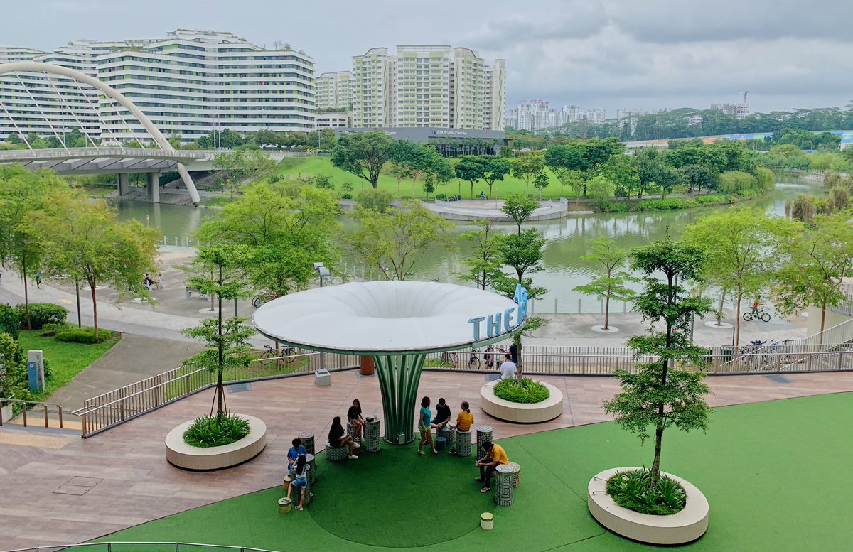 よしかつ シンガポール暮らし シンガポール の北東にあり 海の向こうはマレーシアが見えるpunggol 思ってた以上にビルが多いが それでも足りず まだまだ建設している 中心地からは遠いけど 大きいショッピングモールあるし 自然も多いから意外に住み