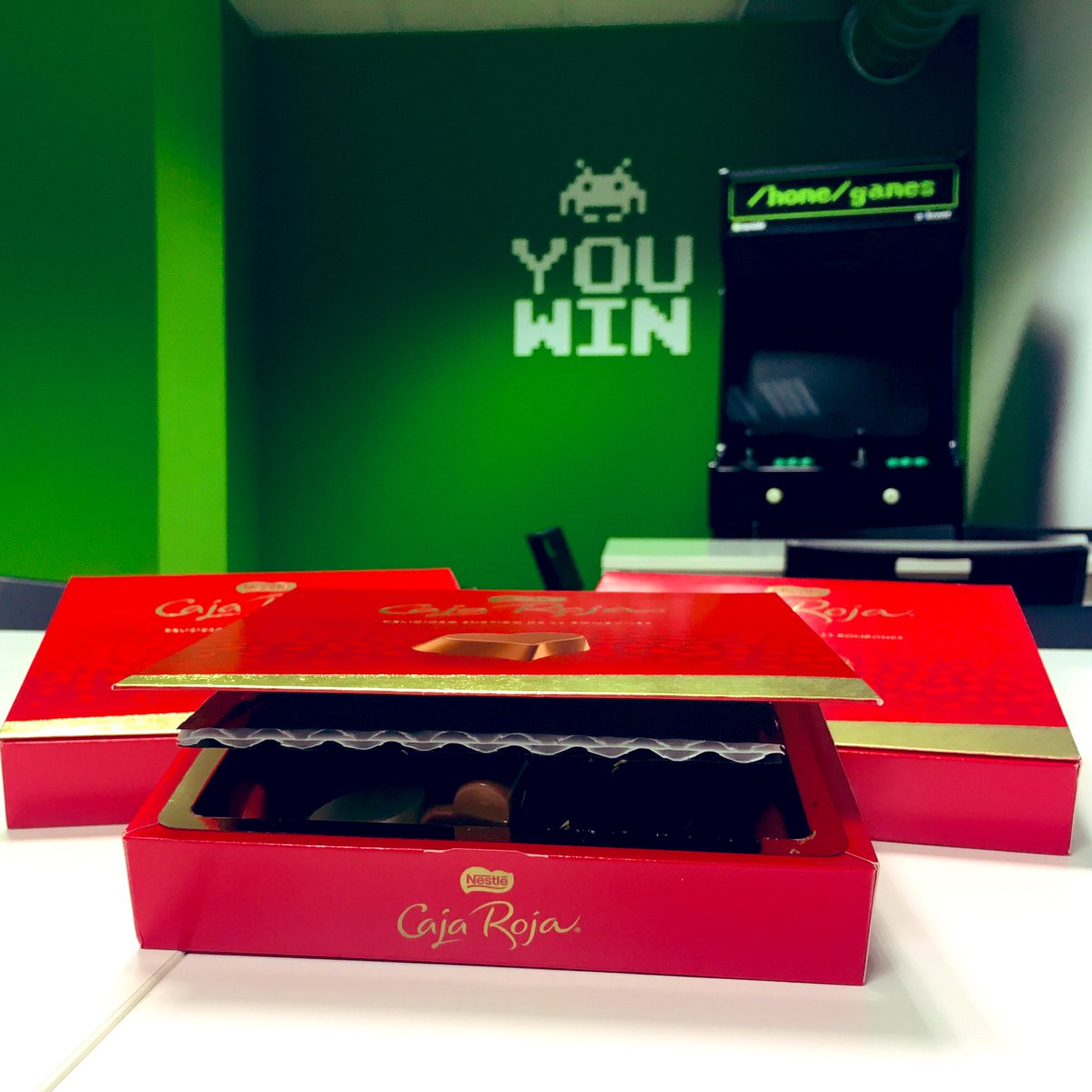 capside's tweet photo. One year ago, Liu joined our #SysOps team βΊοΈ and she brought some chocolates to celebrate π«
Happy #CAPSiVERSARY Liu and thanks for the #CAKESiDE π
β
#capsideROCKS #OneNTT https://t.co/slQc367LQI