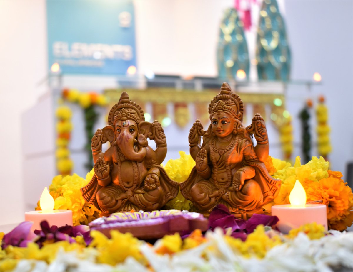 atlashxm's tweet photo. #DiwaliCelebrations in our #NewDelhi office🕯️ Wishing everybody a wonderful #Diwali2019! #Elementsgs #globalteam https://t.co/7uIZec8vbh