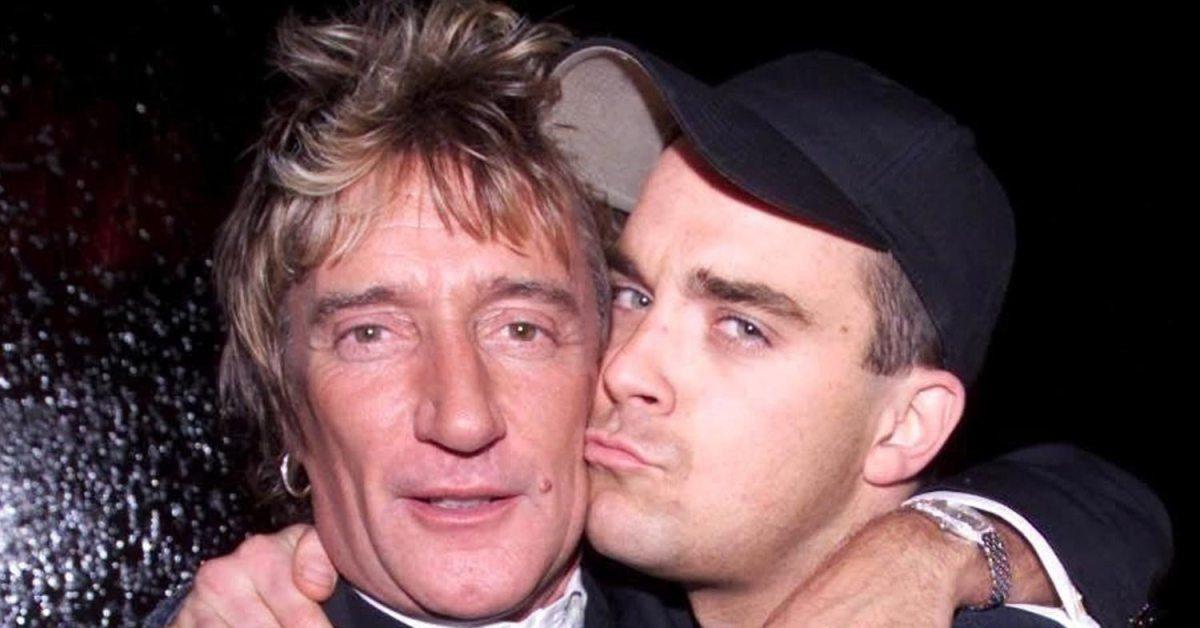 ScottishSun's tweet photo. Rod Stewart and Robbie Williams performing a duet at the Royal Variety Show

https://t.co/eDYL5kKtSs https://t.co/PJJmQ1SoZE
