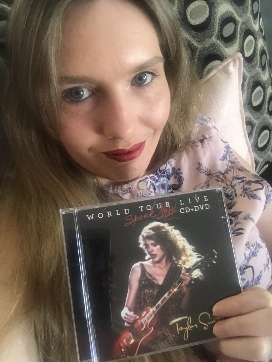 fary_sarah's tweet image. #13YearsOfTaylorSwift  is truely magical