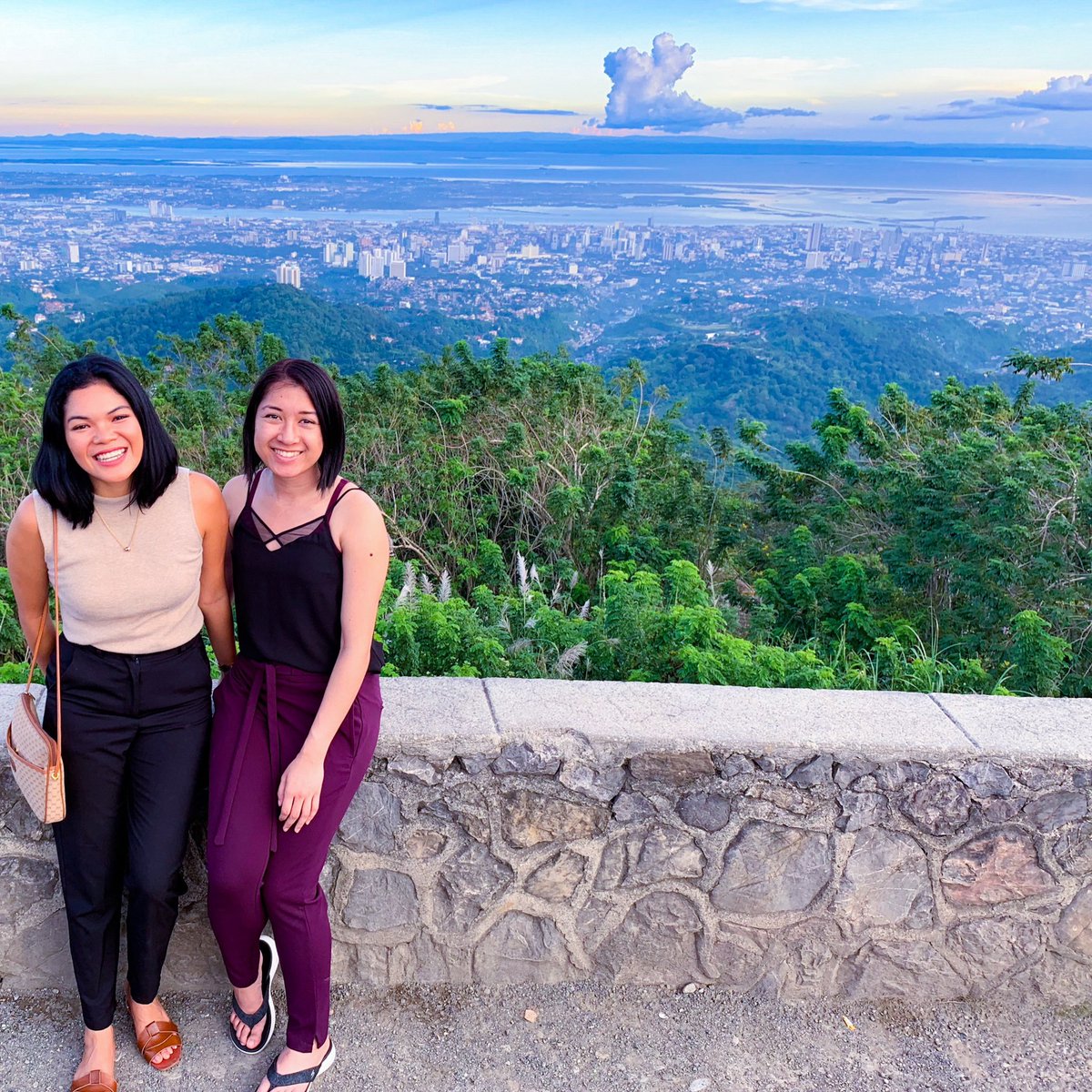 Thank you Christelle for showing me around Cebu. I loved your city and even though it sucks being apart, I get why you moved away from me now 💜 #busay #topscebu #cebu #philippines #iphonephotography #passionpassport #traveltheworld #travel #wanderlust #stephmuneztravels