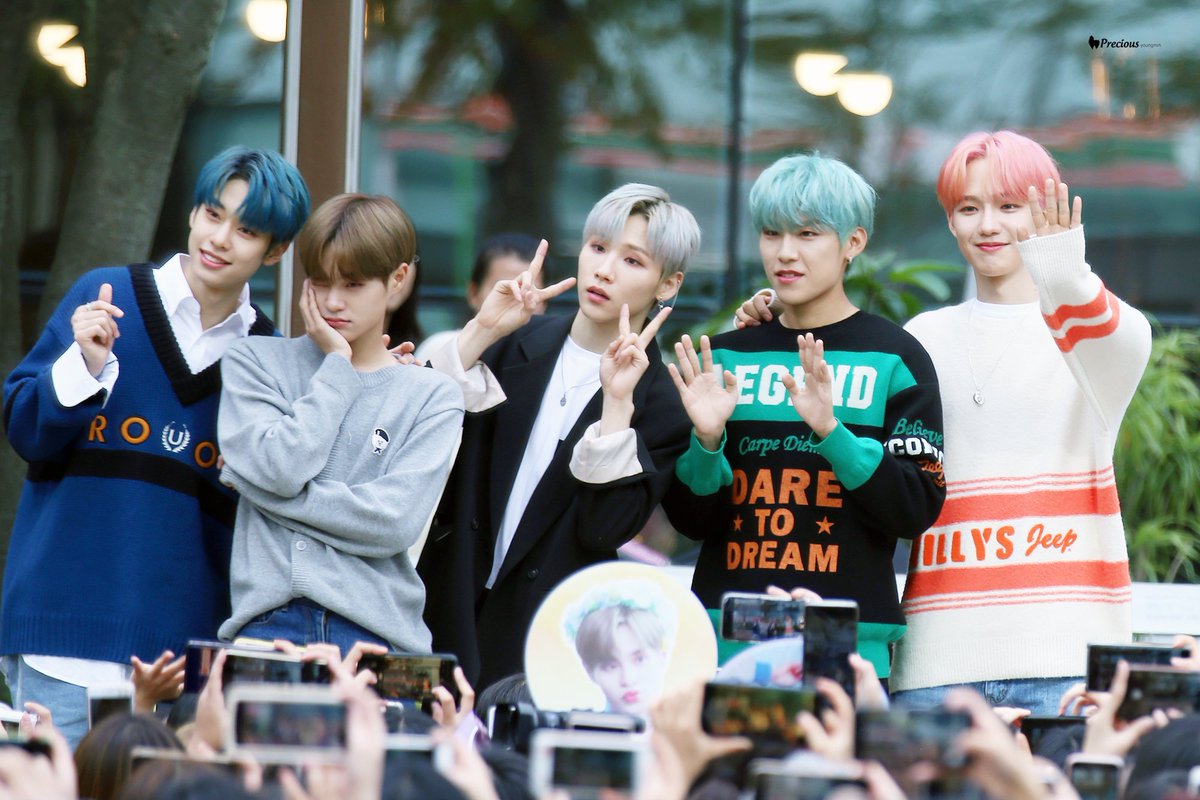 precious_lym's tweet photo. 191026 미니팬미팅

SALUTE! 👌🏻 
우리 예삐들 ❤️

#AB6IX #에이비식스 
#임영민 #전웅 #김동현 #박우진 #이대휘 https://t.co/CpbizCGIPI