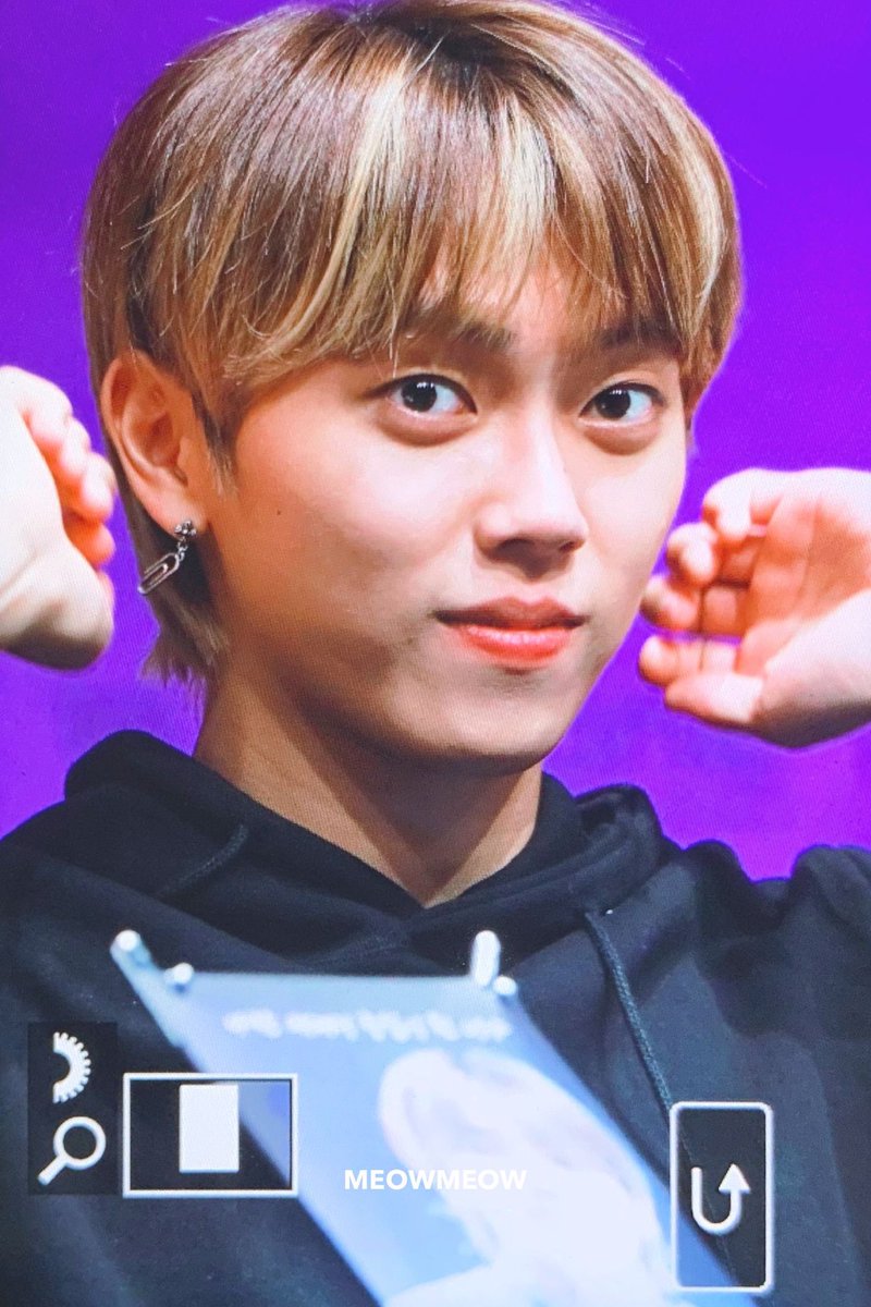 MEOWMEOW_MK's tweet photo. 191027 제이드홀 팬싸인회 ::ᴘʀᴇᴠɪᴇᴡ 

머리 정리하는 예뿌니

 #온앤오프 #ONF #ONOFF #オンエンオフ #MK #엠케이 #박민균 #민균 #MEOWMEOW #뮤뮤   

@WM_ONOFF https://t.co/k6hlcuFTH5