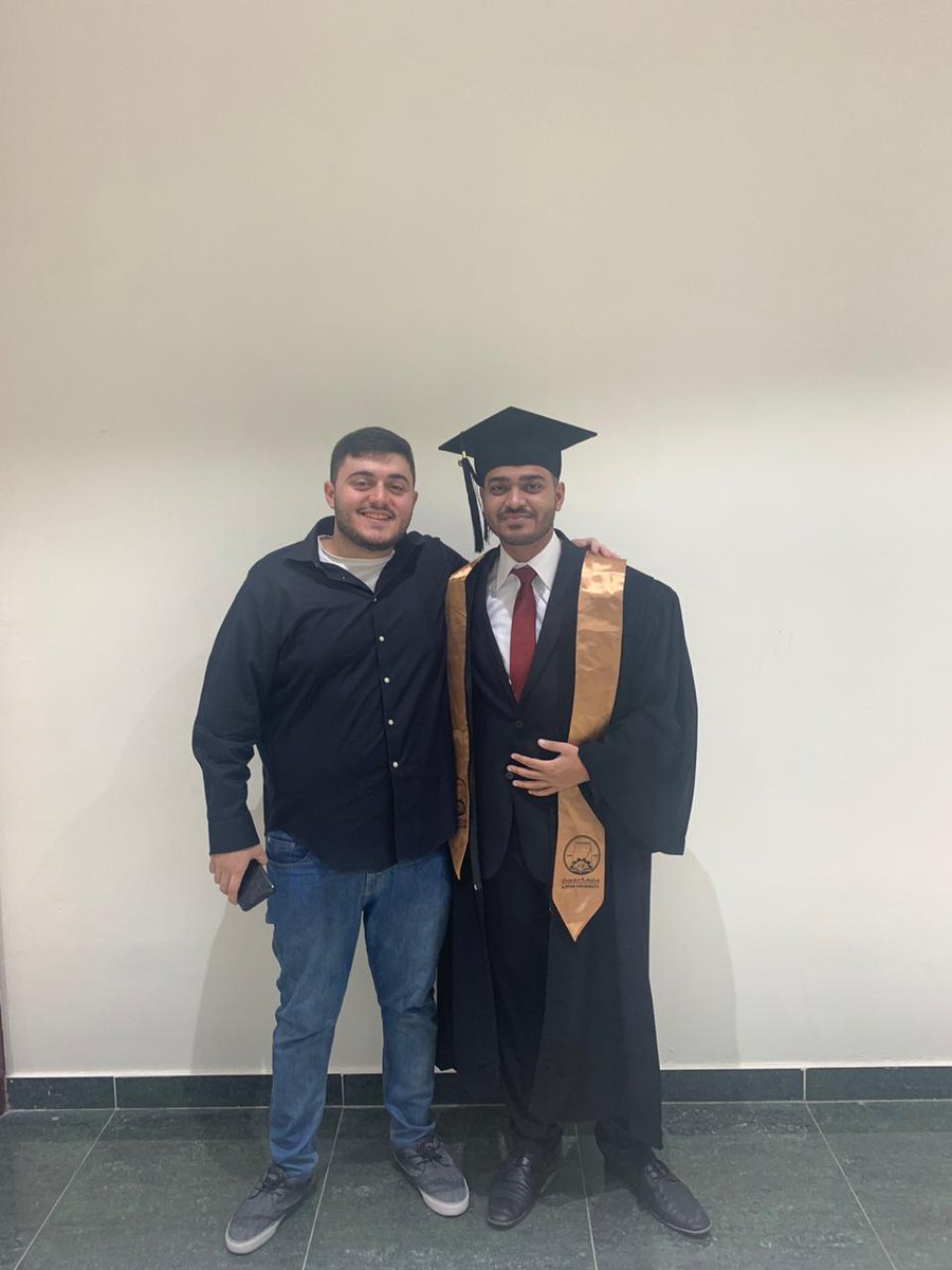 Mostafa_Nassif6's tweet photo. ألف مبروووك أخوي♥️⁩⁦♥️⁩🔥 #AUgrad2019 https://t.co/nEJgnHkUvw