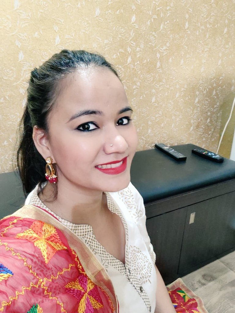 Archana_AZian's tweet photo. I'm almost bald.. #BigForhead
#Dipavali https://t.co/ltbRgxAlIx