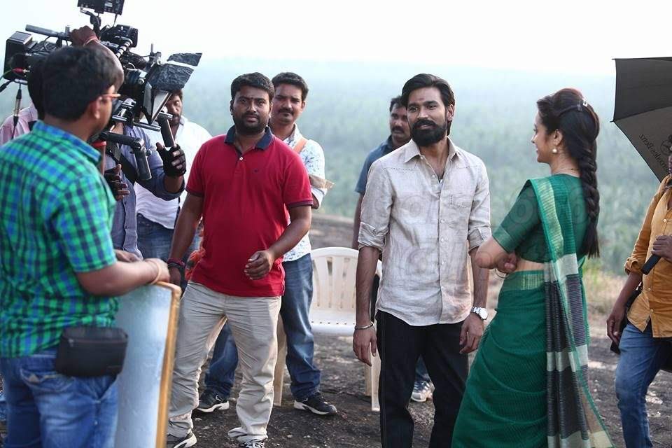 chinna_trish's tweet photo. @trishtrashers
#3YearsOfBBKodi #Congratulations https://t.co/BVq1WlhdqA
