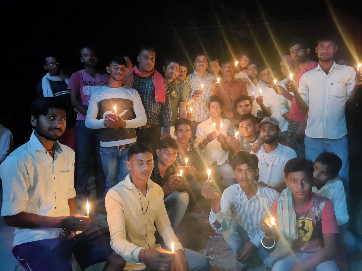 VishalU951's tweet photo. #कमलेश_तिवारी_हत्याकांड कमलेश तिवारी जी को अश्रुपूर्ण श्रद्धांजलि अर्पित की #justiceforkamleshtiwari @TeamSPFIndia @Viral_SMS @acmaurya66 @soniya_indian @AnmolKu83863570 #teamspf @pkumar_mp https://t.co/jl2cmAIRI8