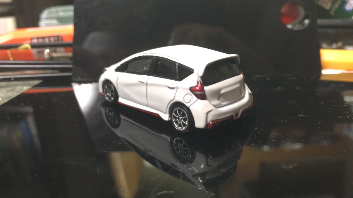 Yasu U Tvitteri ノートnismo完成 グレード的にはガソリンのnismo S をモデルに作ってみた 造形がそれなりに複雑なので パテ盛り直しやヤスリがけ 塗装の均一化などかなり苦労した トミカプレミアムのsf Rのホイールが4穴でちょうど面一になる それにしても Yasu U Tvitteri ノートnismo完成 グレード的にはガソリンのnismo S をモデルに作ってみた 造形がそれなりに複雑なので パテ盛り直しやヤスリがけ 塗装の均一化などかなり苦労した トミカプレミアムのsf Rのホイールが4穴でちょうど面一になる それにしても