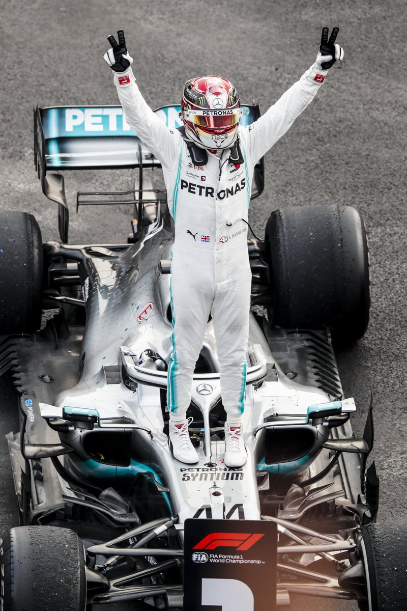What a day, what a race🙏🏾🇬🇧 I want to give a massive thank you to the crowd who came out in Mexico yesterday. I’ve never seen anything like it. Thanks to my incredible team.. it goes without saying, I would not have won if it wasn’t for them. So much love. #TeamLH.