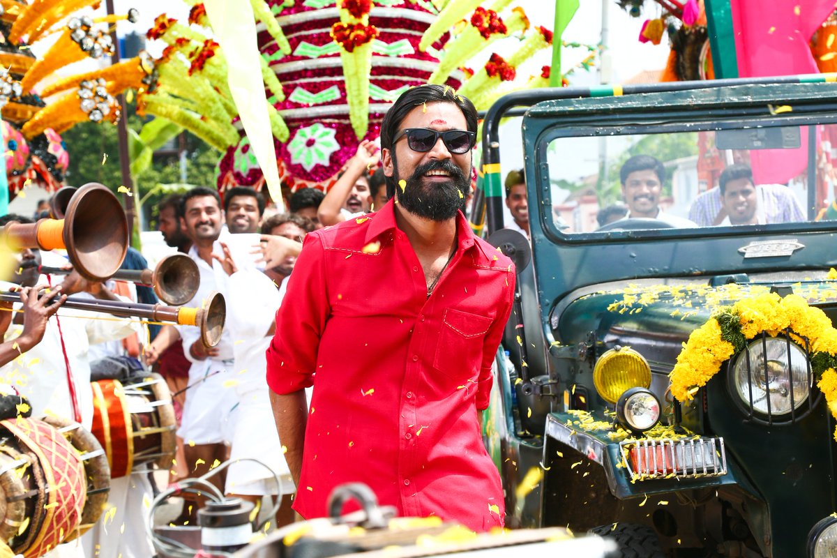 dhanushfans24x7's tweet photo. #Kodi Diwali #KodiParakkudha🎌
Once a twin.. always a twin..💥😎
@dhanushkraja @durairsk @trishtrashers @anupamahere @Madan2791 @Music_Santhosh
#3YearsofKodi | #3YearsOfBBKodi #3YearsofBlockBusterKodi https://t.co/2lJdBIiTEu