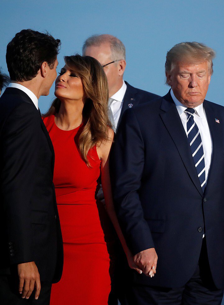 RichFid2's tweet photo. @lava_like @MerrillLynched @lrozen @ViewsPlusNews #MelaniaLuvsJustin โค๏ธโค๏ธ
#CuckTrump ๐๐๐คก๐ฉ https://t.co/Z5dtkUQB6M