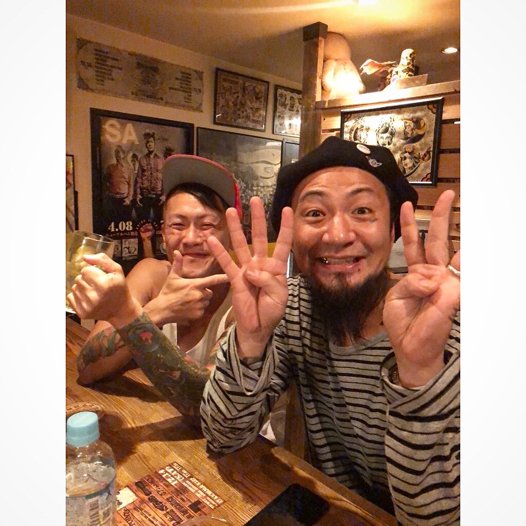 kz88dx's tweet photo. 一杯づつですが

バンドメンバー #VDX / #Pinkloop

のmacd.とma-aに逢いに 

#magari 

へ行ってきたお🏃‍♂️💨 https://t.co/c2yaYMUAyf