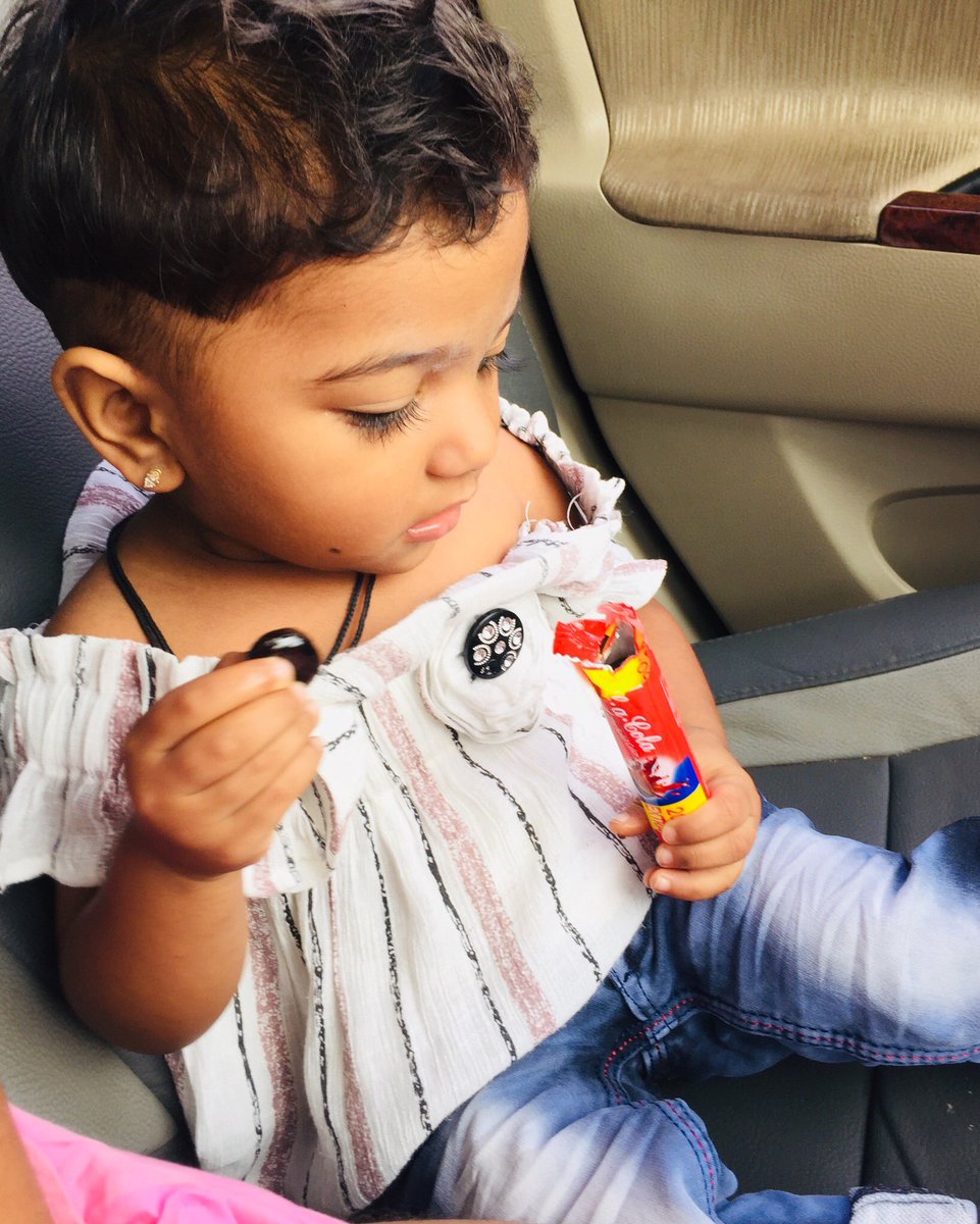 iam_craaaj's tweet photo. Here is the glimpses my cutie pie 🥰 having Parle Rola Cola @ParleFamily
She also excited to taste 😋
#RolaCola
#RolaColaIsComingBack https://t.co/PDJj6vcIKh