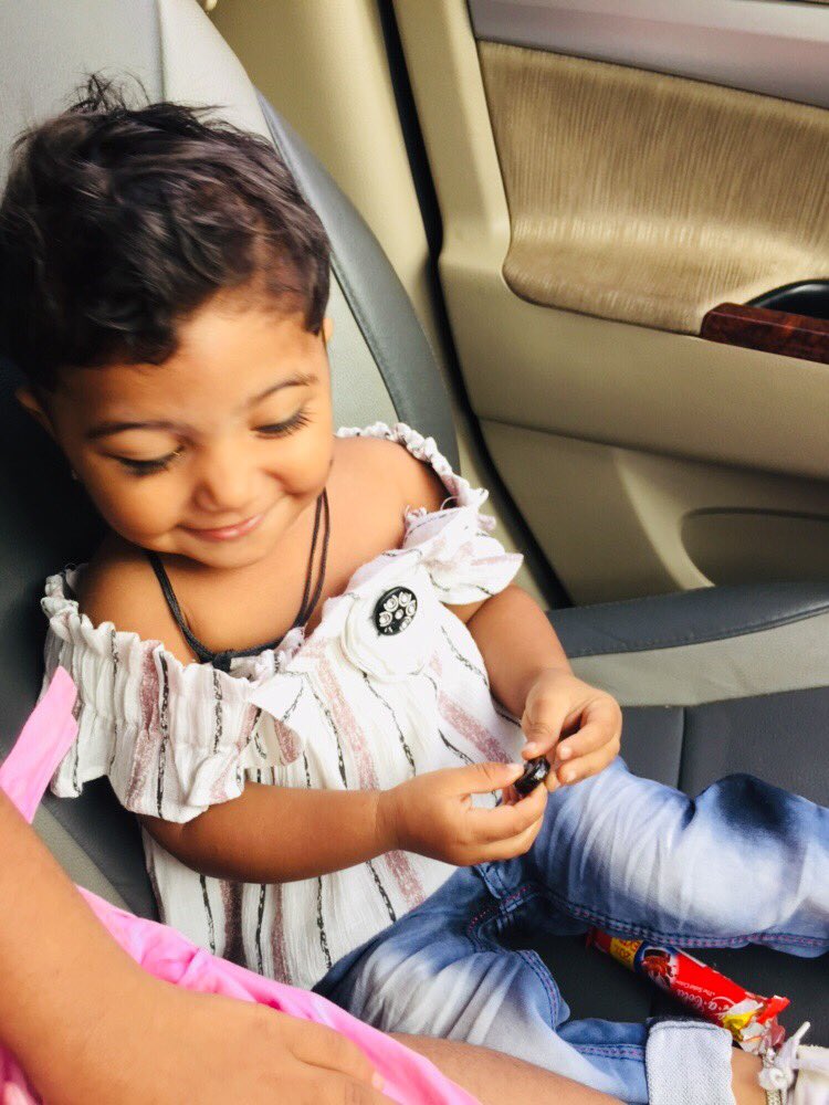 iam_craaaj's tweet photo. Here is the glimpses my cutie pie 🥰 having Parle Rola Cola @ParleFamily
She also excited to taste 😋
#RolaCola
#RolaColaIsComingBack https://t.co/PDJj6vcIKh