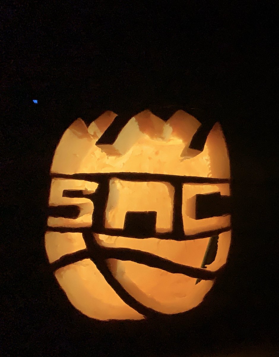 art_lopez_'s tweet photo. @SacramentoKings  Scary start for the Kings!  Hoping for that W tomorrow.  Wish I could take my pumpkin to the game 👻 👑 https://t.co/SCmWtm0Ro1