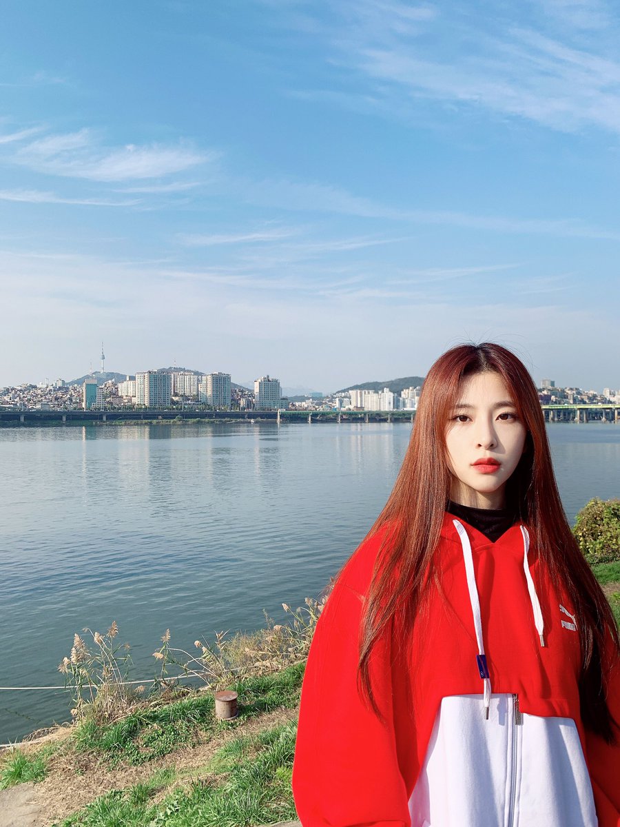 official_GWSN's tweet photo. [#민주] 지난주에 한강 갔을 때 찍었어요~☁

[#Minju] It’s from last week at Hangang~☁

[#ミンジュ] 先週、ハンガンに行った時に撮りました~☁

[#敏周] 上周去汉江的时候拍了~☁

#공원소녀 #GWSN #公園少女 #公园少女 #GirlsinthePark https://t.co/G3zYBrGgVg