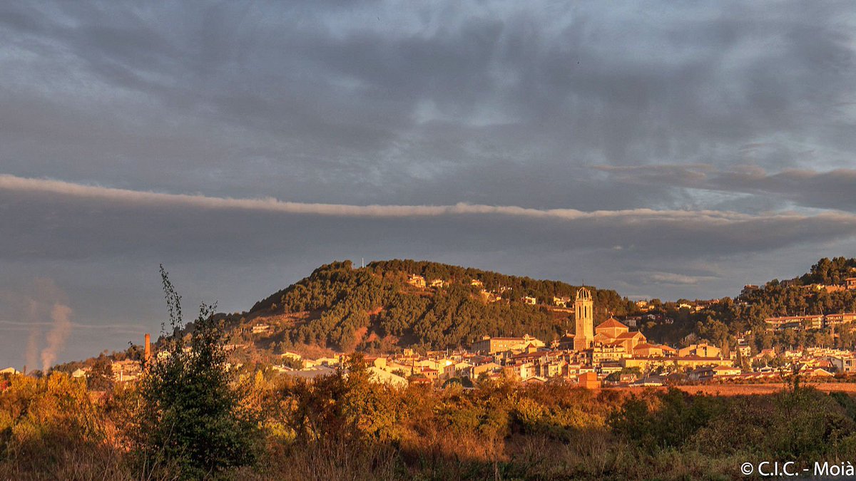 Bon dia! T.9ºC Hum.96% amb #nuvolades per #Moià #Moianès <a href="/meteocat/">Meteocat</a> #324eltemps <a href="/bcnmoltmes/">Barcelona és molt més</a> <a href="/catexperience/">Catalunya Experience</a> <a href="/AlfredRPico/">Alfred Rodríguez Picó</a> <a href="/ARAmeteo/">ARA Méteo</a> <a href="/meteorac1/">Meteorologia RAC1</a> <a href="/meteo8aldia/">meteo8aldia</a> <a href="/alcantara_alb/">Alberto Alcántara</a> <a href="/rbartolisala/">Ramon Bartolí Sala</a> <a href="/gemmapuigf/">Gemma Puig Feliu</a> <a href="/SoniaPapell/">Sònia Papell Caimons</a> <a href="/eloicordomi/">Eloi Cordomí Montoya</a> <a href="/Cat_Meteo/">Catalunya Méteo</a> @MeteoMauri