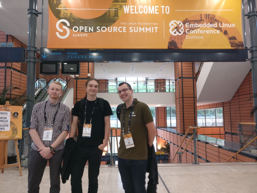 3mdeb_com's tweet image. 3mdeb team at #OSS + #ELCE 2019 in Lyon. Feel free to talk with us about platform #security, open-source #firmware, #coreboot, #UEFI, #TPM and #Yocto. Tomorrow we will have #TrenchBoot table at technical show case.