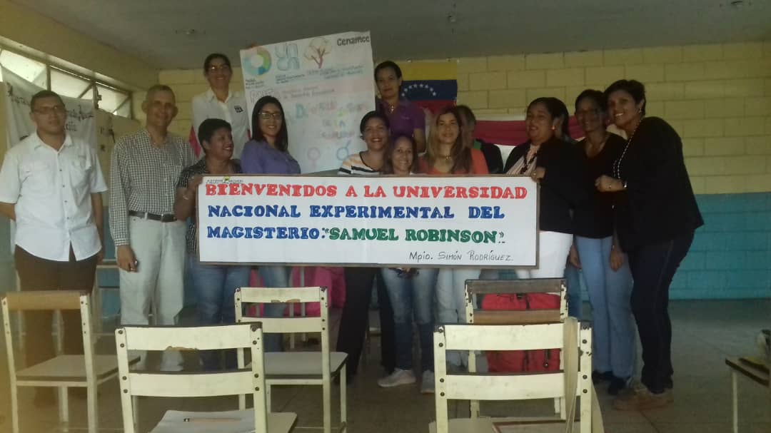 SimonClifp's tweet photo. ¡Felicidades a estos docentes dispuestos a seguir creciendo en conocimientos, que permitirán dar lo mejor a nuestros estudiantes del Municipio Simón Rodriguez. Edo. Anzoàtegui https://t.co/js5Ce4dLe9