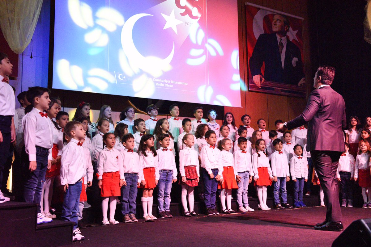 VizyonKoleji's tweet photo. Vizyon Koleji olarak Cumhuriyetimizi, sonsuza dek yaşatacak ve koruyacak gençleri yetiştirmenin gururuyla Cumhuriyetimizin 96. yılını coşku, onur ve gururla kutladık. #Atatürk #29Ekim #Cumhuriyet #CumhuriyetBayramı #VizyonKoleji https://t.co/5kWyxypxX6