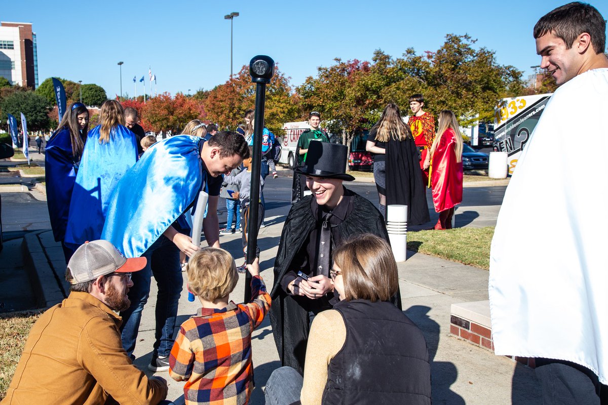 RaymondDWoodsJr's tweet photo. Holding Dr. Disaster’s Magic Scepter

@nwcwxfriends 

National Weather Festival
#NWF19

https://t.co/HIIHIwpx1Q https://t.co/p8TLWpZc3q