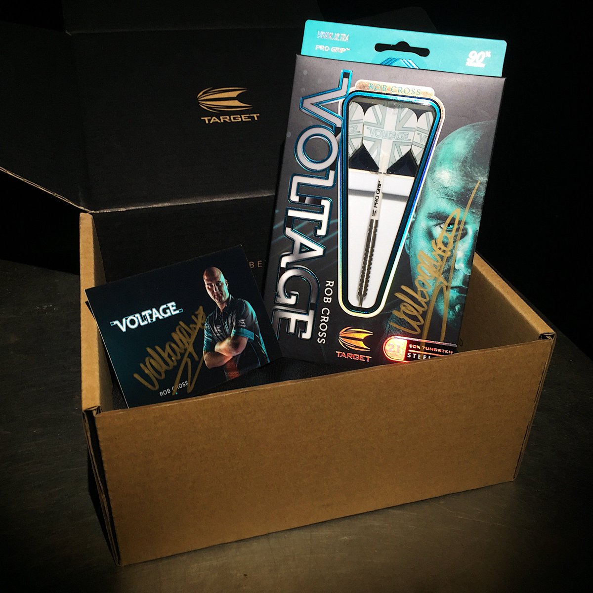 TargetDarts's tweet image. 🏆 Celebrate the new European Champion, Rob Cross!

Win a signed player card and set of Gen 1 darts from @RobCross180 himself.  Like and retweet this post to enter. **WINNER MUST BE FOLLOWING THE @TargetDarts ACCOUNT!

Winner announced Friday, 1st November - good luck!