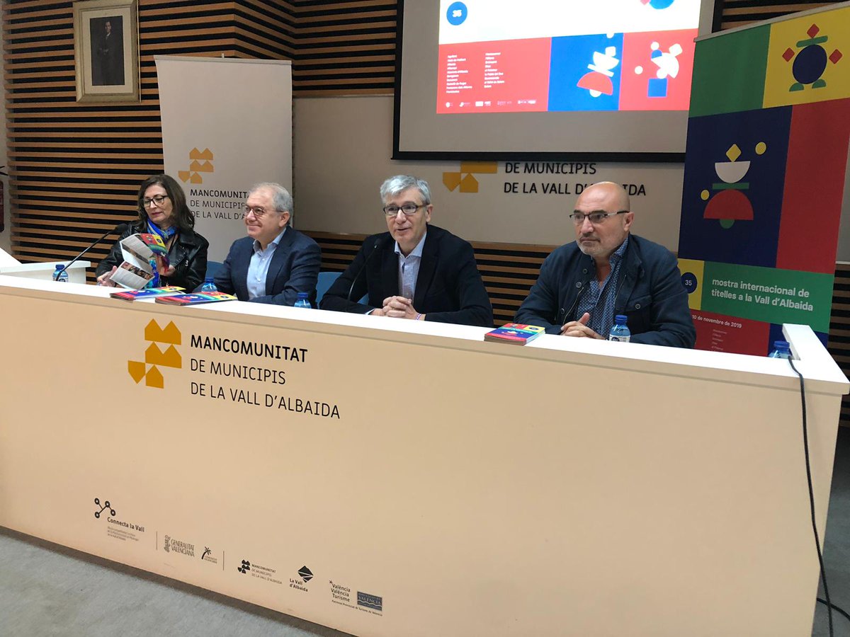 dipvalencia's tweet photo. 🎭 Presentació de la 35 Mostra Internacional de Titelles de la Vall d’Albaida, amb el diputat de Cultura, @Rius_Xavier, el director de CulturArts, Abel Guarimos, el president de la @MlaValldAlbaida en funcions, @Vgomarm, i la directora de la Mostra, Marisol Limiñana #MIT #MIT2019 https://t.co/VeCDcHByQF