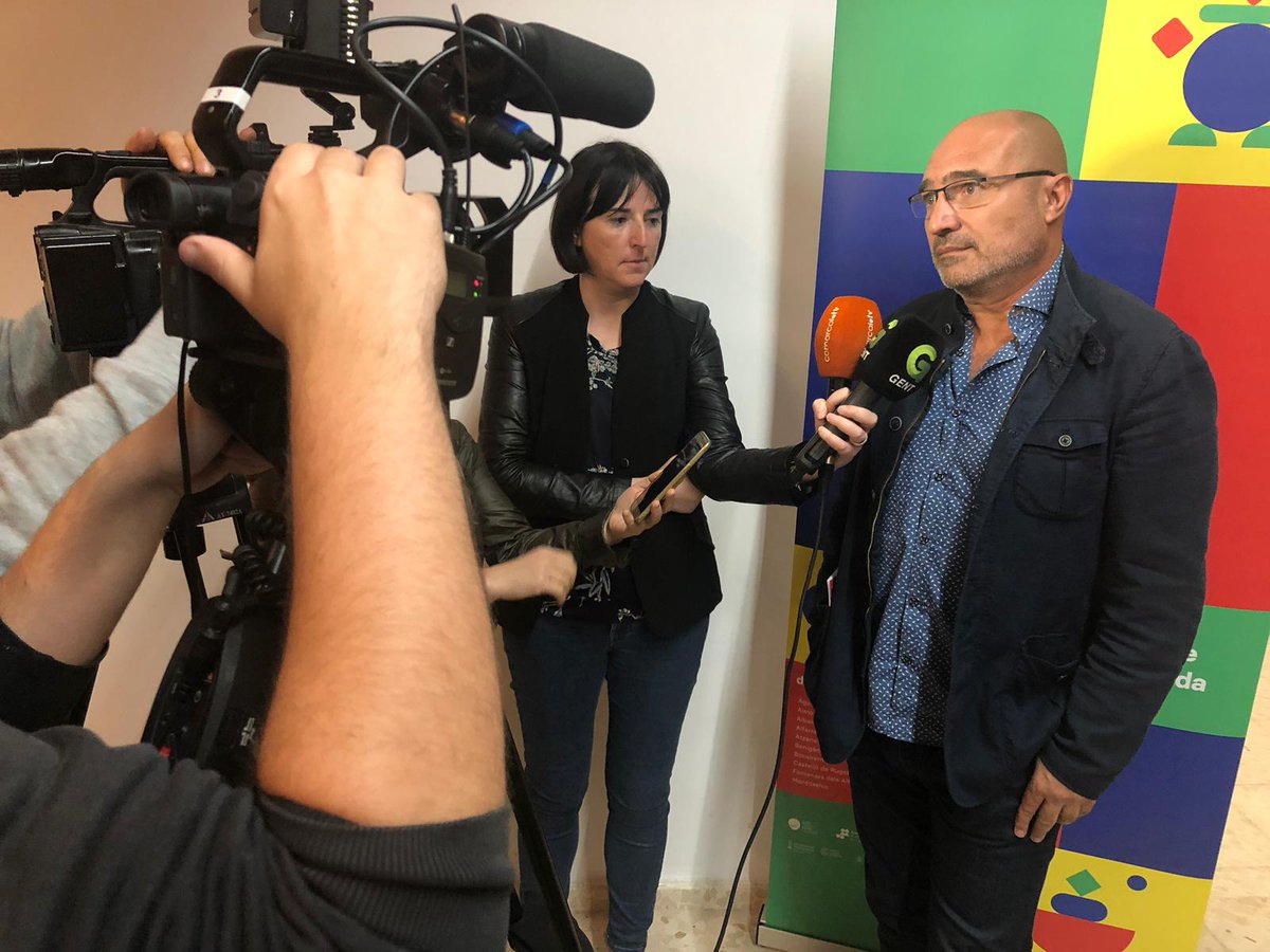dipvalencia's tweet photo. 🎭 Presentació de la 35 Mostra Internacional de Titelles de la Vall d’Albaida, amb el diputat de Cultura, @Rius_Xavier, el director de CulturArts, Abel Guarimos, el president de la @MlaValldAlbaida en funcions, @Vgomarm, i la directora de la Mostra, Marisol Limiñana #MIT #MIT2019 https://t.co/VeCDcHByQF