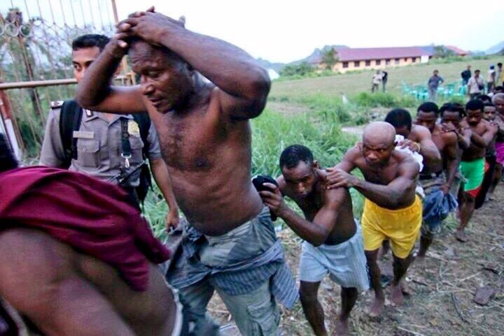 BennyWenda's tweet photo. The people of #WestPapua live in apartheid conditions - denied the most basic of human rights.

If Indonesia's President @jokowi is serious about improving the situation in West Papua, then he should finally grant access to @mbachelet and her team of @UNHumanRights observers. https://t.co/9ljBrwT5Or