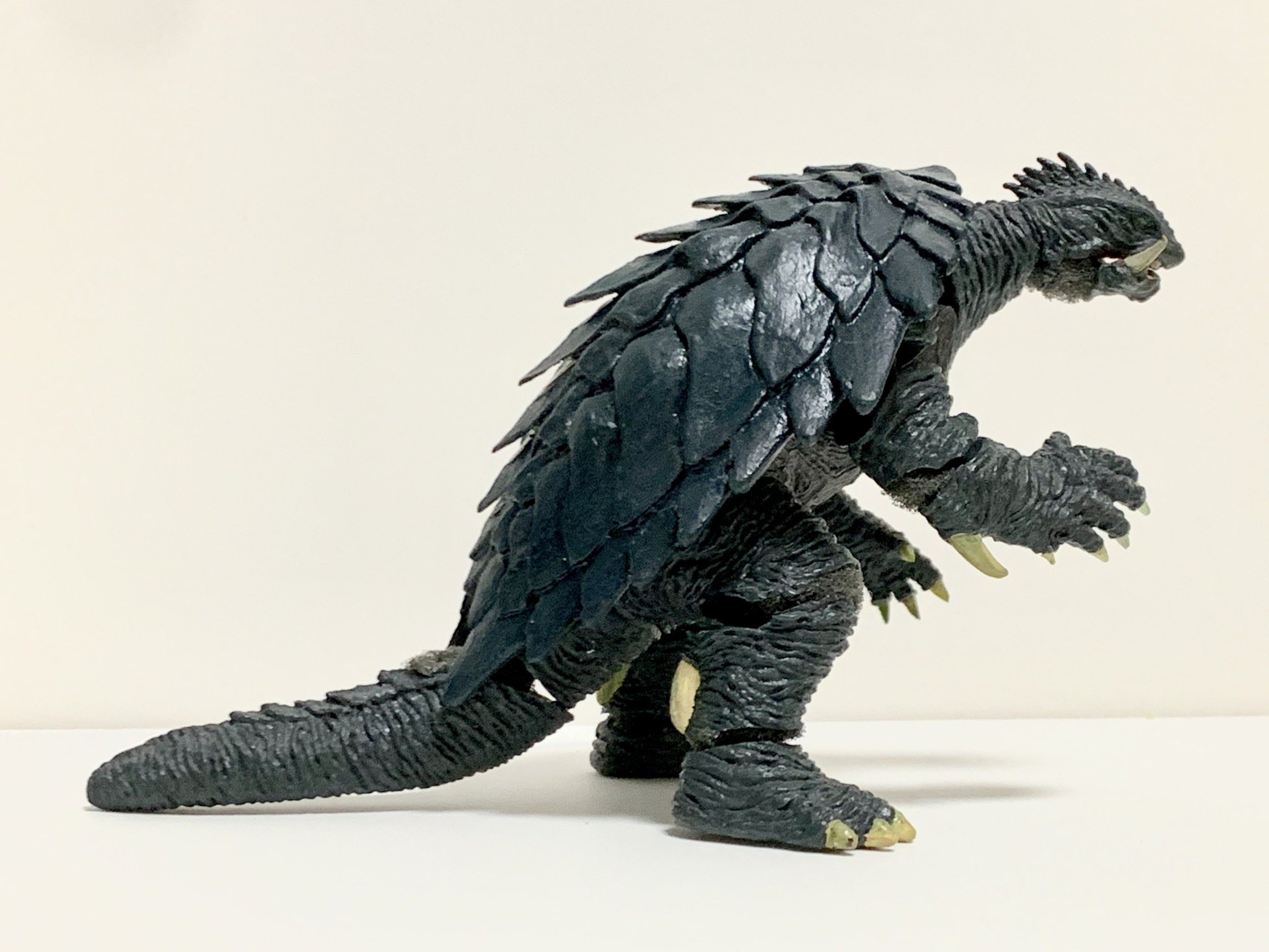 ガメラフィギュア。子供が昔買ったものですが、必要ないため処分