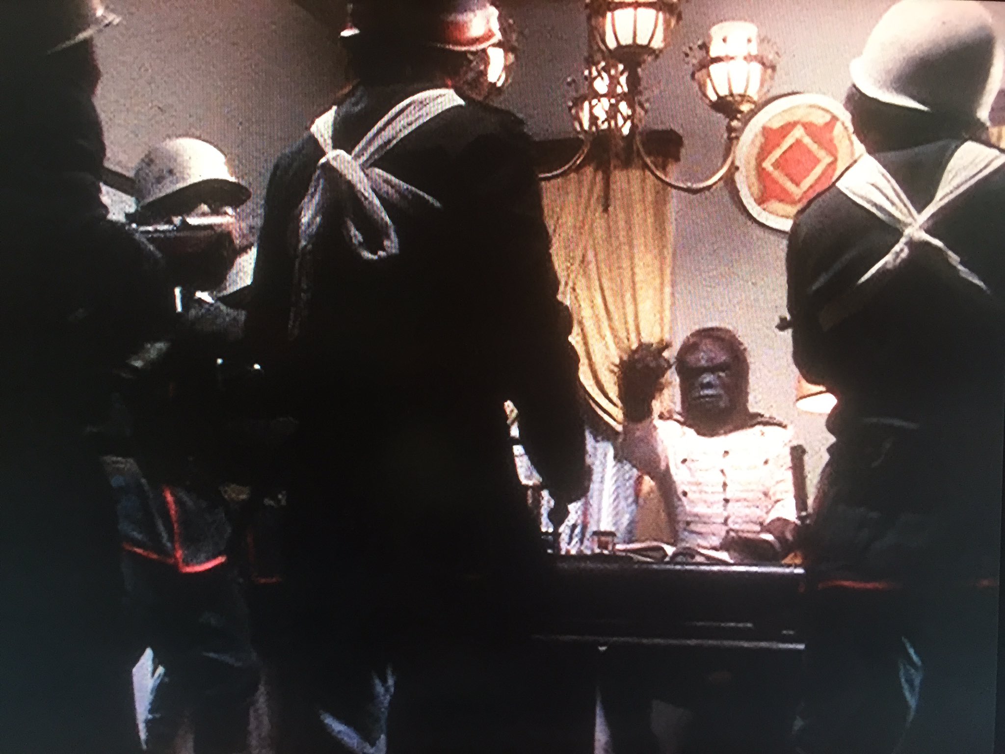 不覚悟 on Twitter 