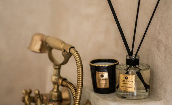 Le #diffuseur de #parfum sobre et #raffiné de Côté Bougie diffuse un parfum #délicat.  <a href="/CoteBougie/">COTE BOUGIE</a> Sélectionné par Decofinder decofinder.com/z1399436/Diffu…