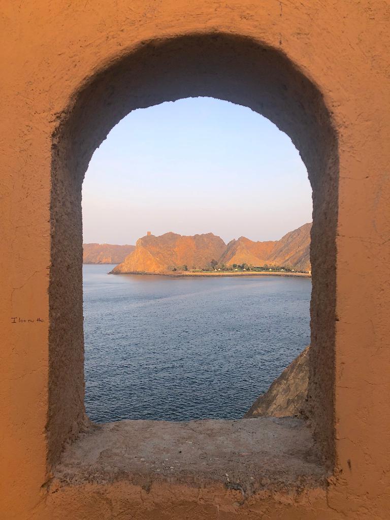 minaQaboos's tweet photo. Built by the Portuguese in the 16th century, the #MuttrahFort provides sweeping views of the corniche and the ocean. Yet another architectural jewel nestled within Muscat that can’t be missed.
ا. https://t.co/MxfRNyFCdR