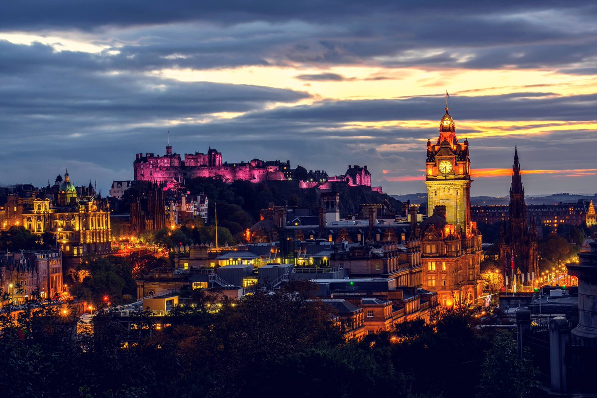 digitfyi's tweet photo. Let's just for a moment appreciate how stunning #Edinburgh is please... a wee bit of #MondayMotivation. Such a special city, isn't it? https://t.co/Tim5ncuqbA