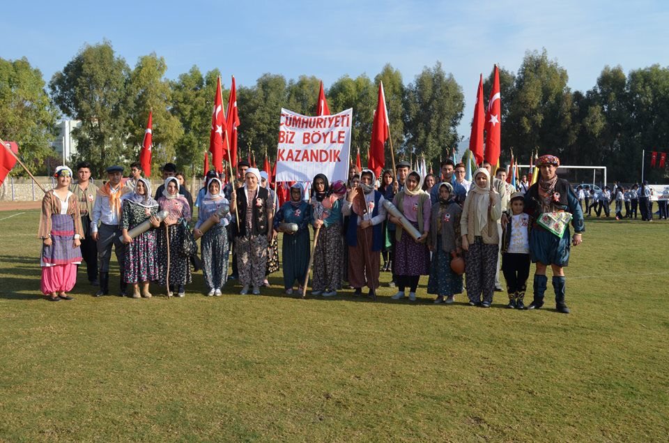 Aliaktas4878's tweet photo. Cumhuriyetimizin 96. Yılı Kutlu Olsun #MilasMEm #drmeteersoyanadolulisesi https://t.co/yiv5VXWToG