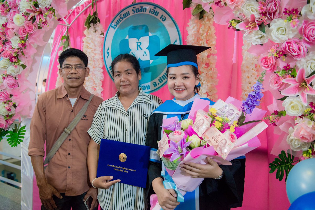 na_rangsit's tweet photo. ความภาคภูมิใจของคุณ ค่องานของเรา #รังสิตเอ็นเอ พร้อมพาทุกคนสู่ความสำเร็จ  อย่ารอช้ารับเพิ่มแค่20คนเท่านั้นนะจ้ะ. https://t.co/h3HtkT3wmo