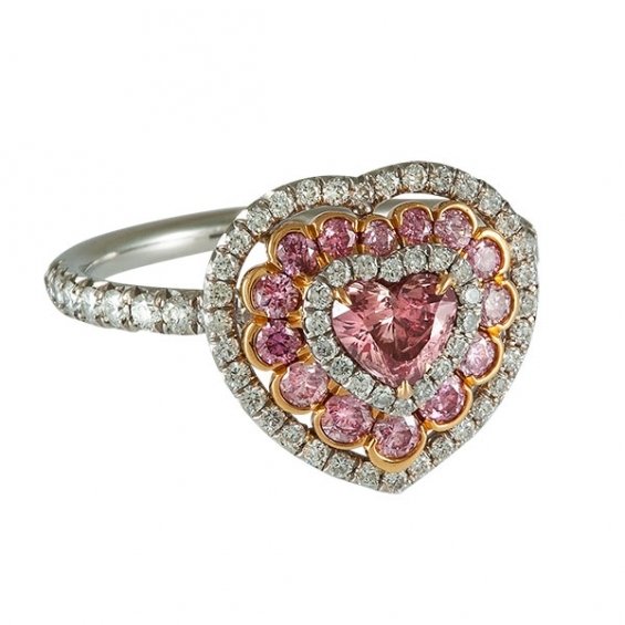 Jewellery has the power to enhance one's #beauty and elegance. #StunningJewellery