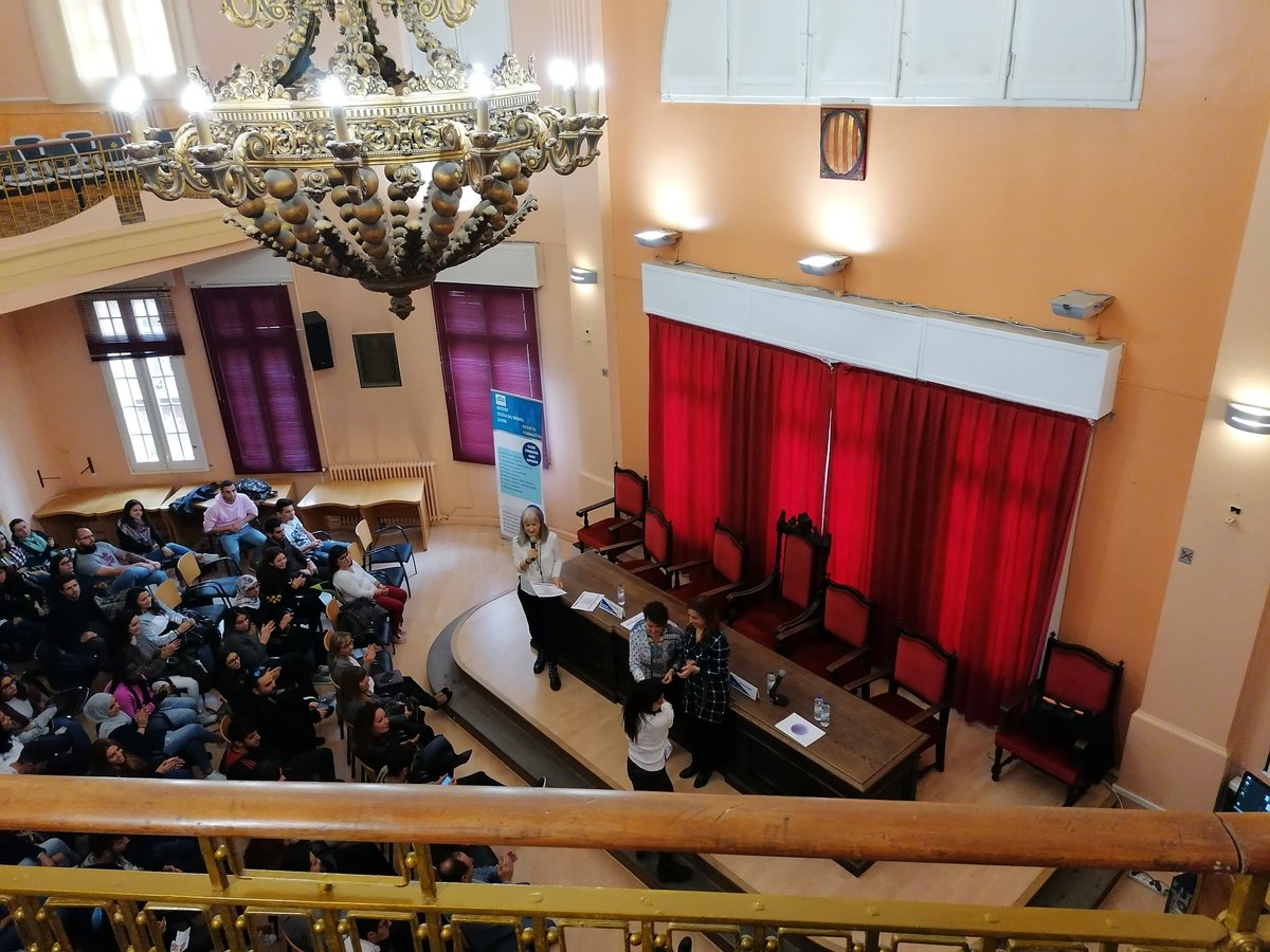 etlleida's tweet photo. De la mà de @GLOBALLEIDA lliurament dels diplomes a l'alumnat participant en les píndoles formatives en #emprenedoria de l'Escola d'Emprenedors  #longlifelearning #100FP https://t.co/i8LHhBeMGd