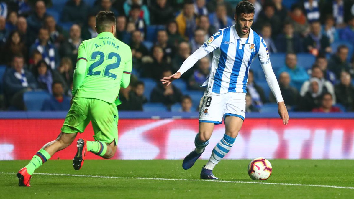 RealSociedad's tweet photo. 💥 SORTEO 💥

¡Sorteamos DOS ENTRADAS para el partido del miércoles (19:00 ante el Levante UD) entre todos los que hagáis RT a este tuit!

#AurreraReala https://t.co/iWoffMuTip