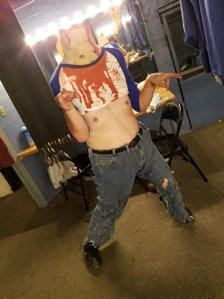 Micheal68422703's tweet photo. It was so much fun to play Linda's decapitated body for the show. #theatre #musical #musicaltheatre #performingarts #actor #singer #baritone #evildead #evildeadmusical #evildeadthemusical https://t.co/P0NVqQbu3D